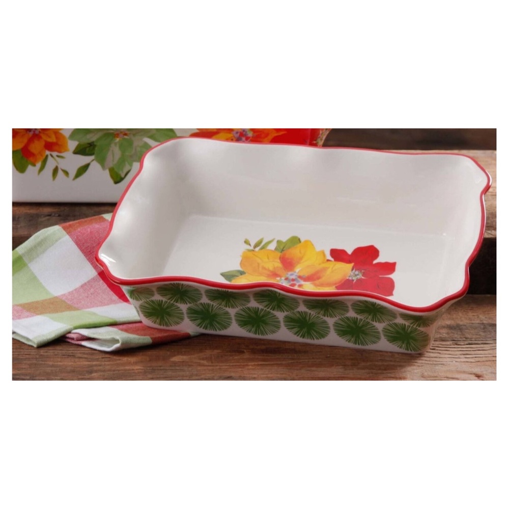 NWOT The Pioneer Woman Poinsettia Pattern Ruffled Edges Bakeware